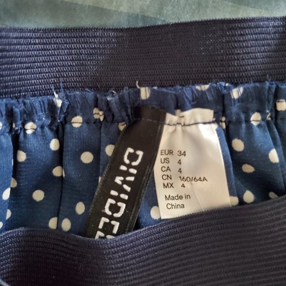 Navy blue polka dot skirt - Picture 4 of 4